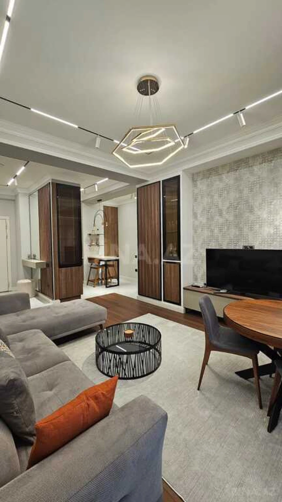 Kirayə verilir 2 otaqlı mənzil 65 m²