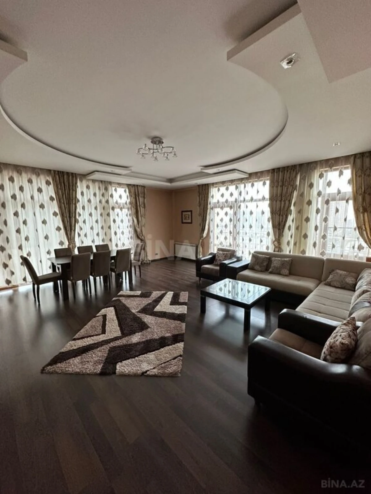 Kirayə verilir 4 otaqlı mənzil 196 m²