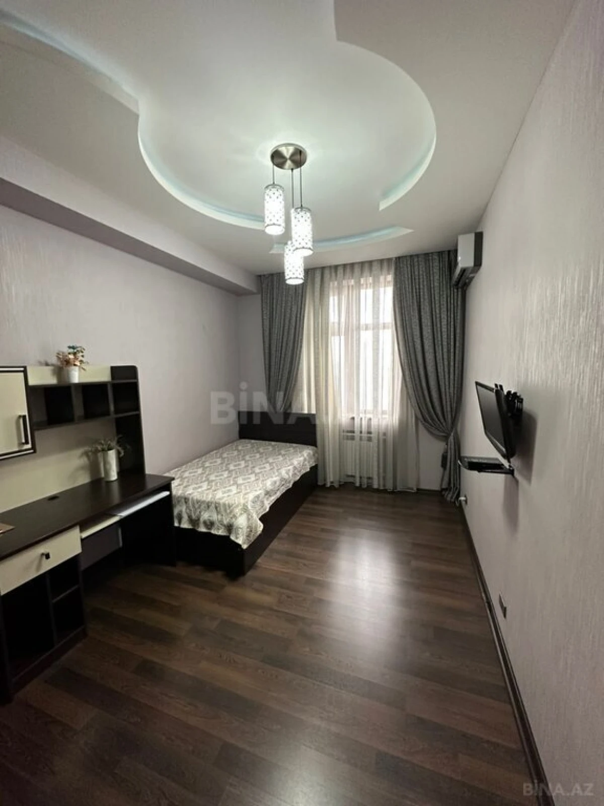 Kirayə verilir 4 otaqlı mənzil 196 m²