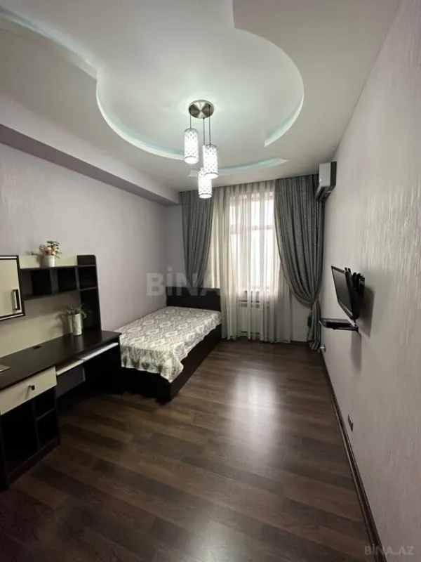 Kirayə verilir 4 otaqlı mənzil 196 m²
