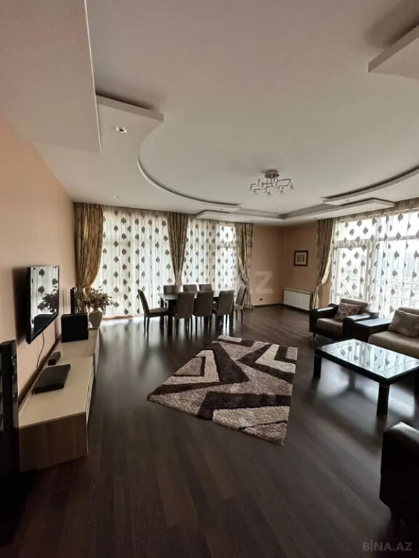Kirayə verilir 4 otaqlı mənzil 196 m²