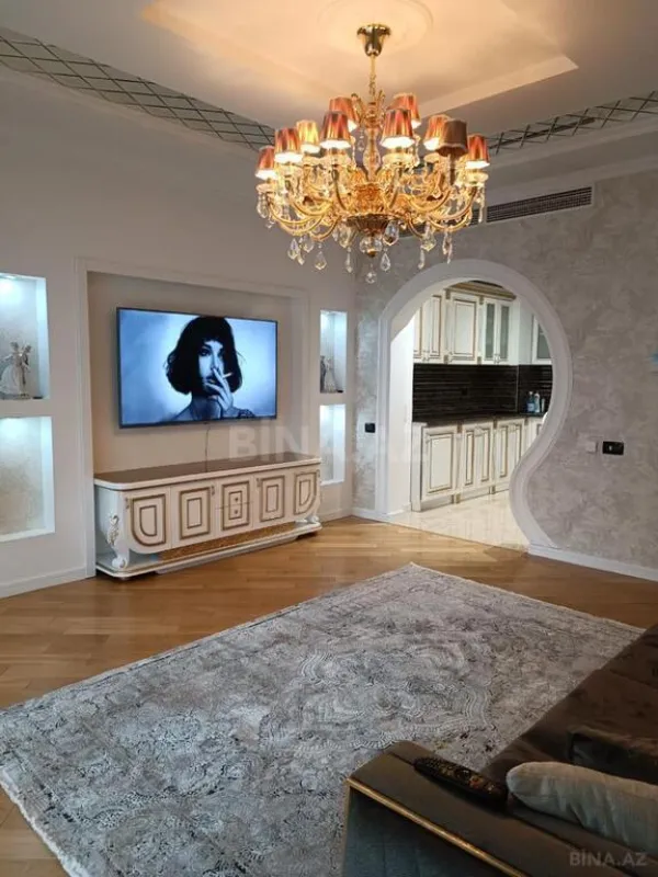 Kirayə verilir 3 otaqlı mənzil 150 m²