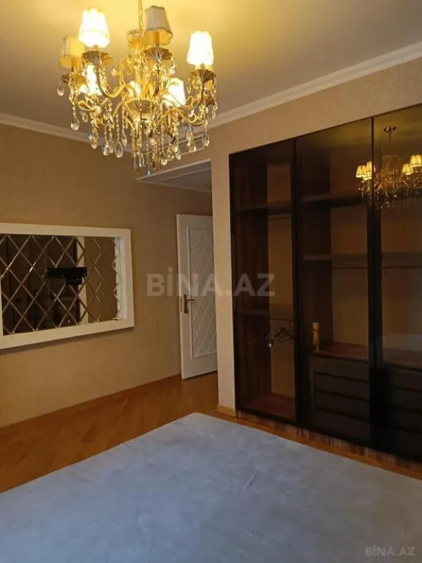 Kirayə verilir 3 otaqlı mənzil 150 m²