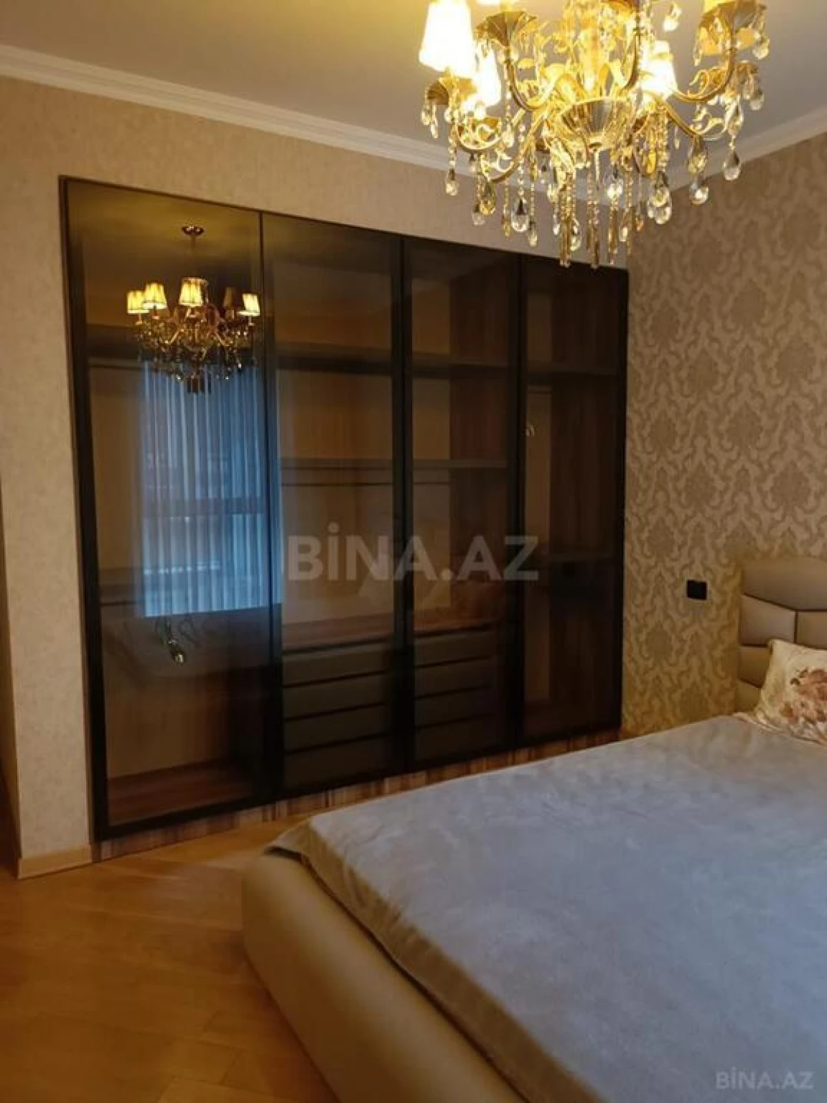 Kirayə verilir 3 otaqlı mənzil 150 m²