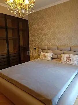 Kirayə verilir 3 otaqlı mənzil 150 m²