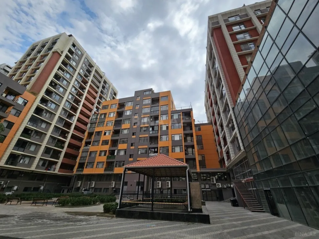 Satılır 2 otaqlı mənzil 72 m²