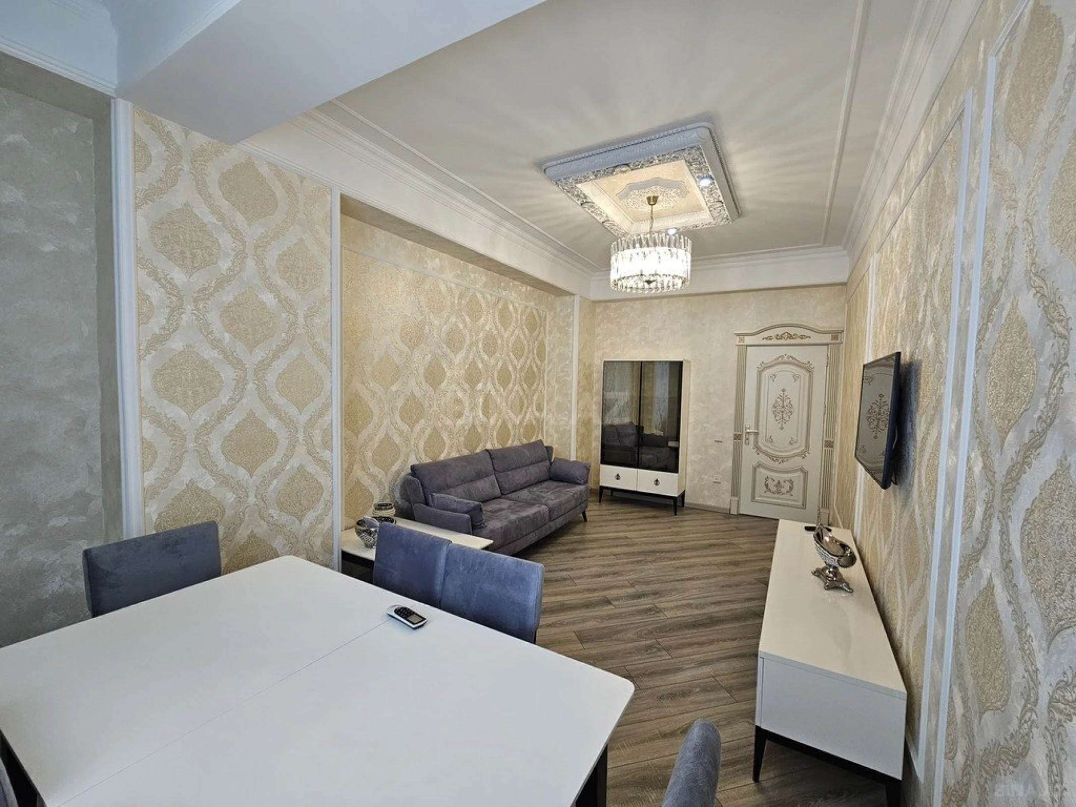 Satılır 2 otaqlı mənzil 72 m²