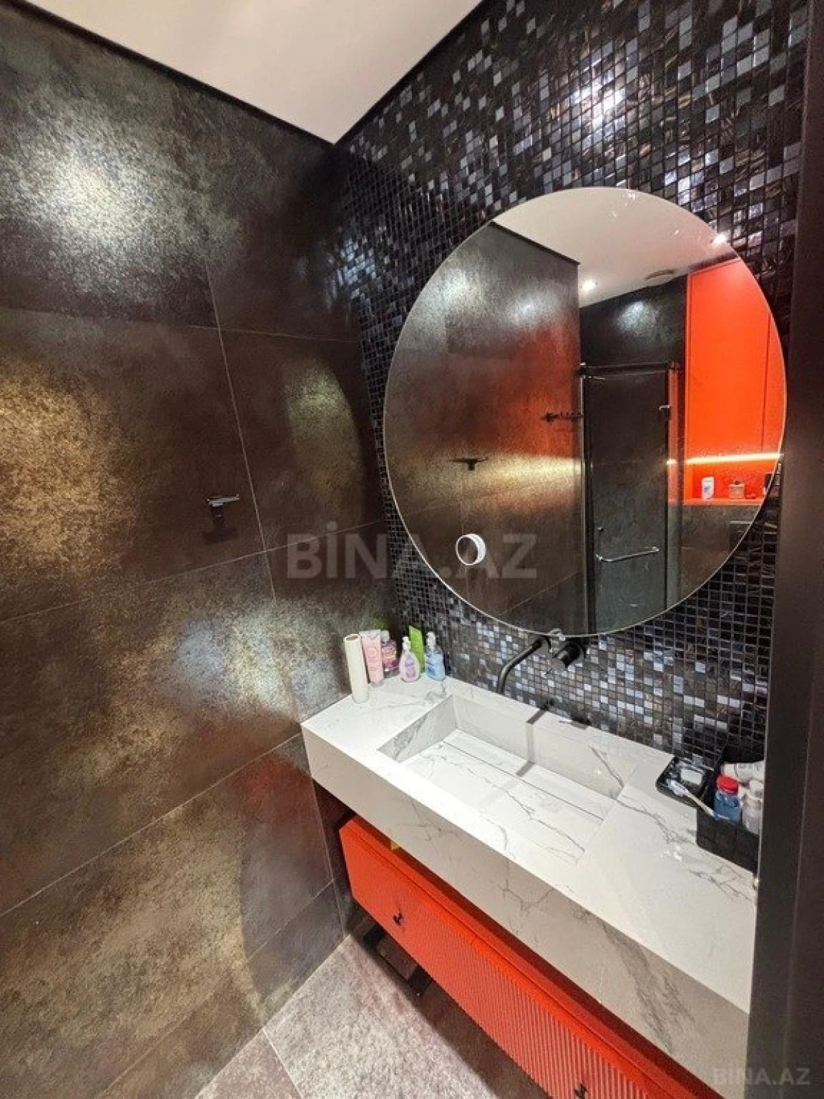 Satılır 3 otaqlı mənzil 140 m²
