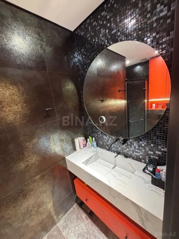 Satılır 3 otaqlı mənzil 140 m²