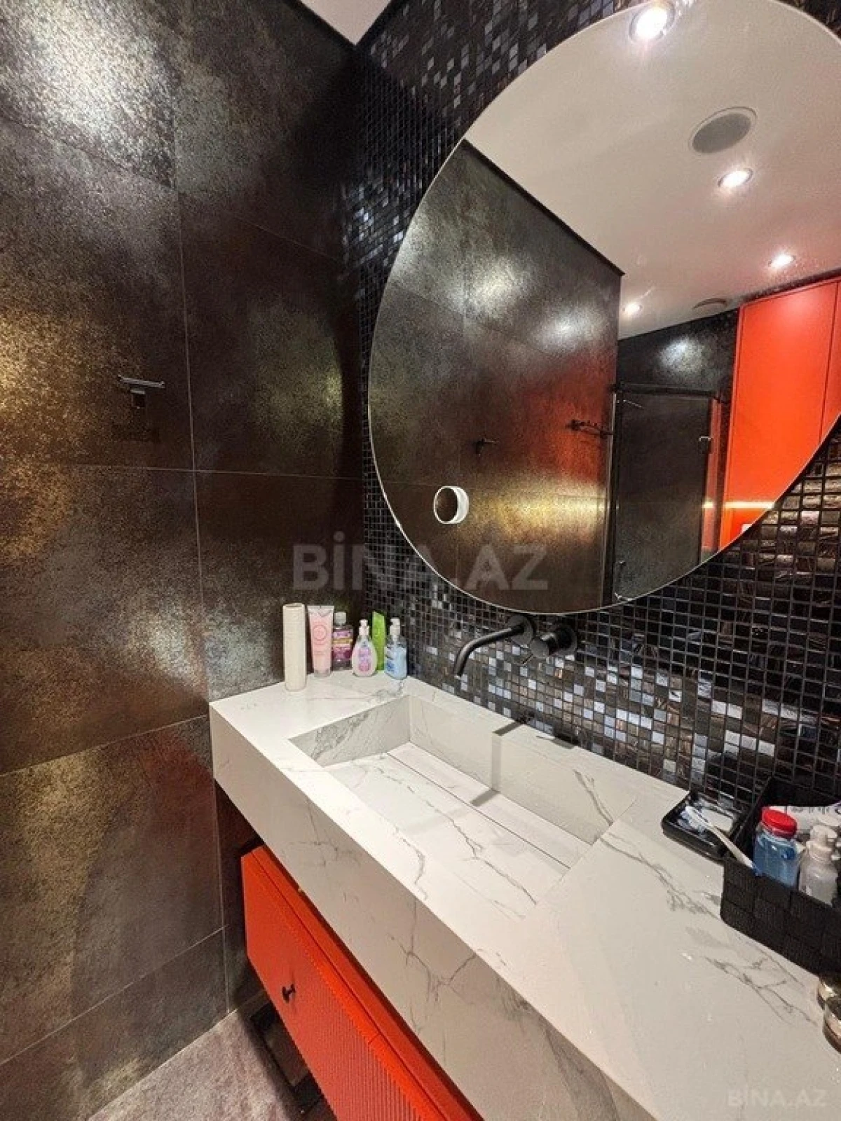 Satılır 3 otaqlı mənzil 140 m²