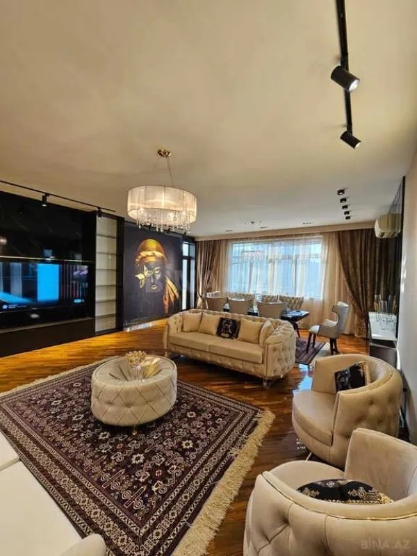 Satılır 3 otaqlı mənzil 140 m²