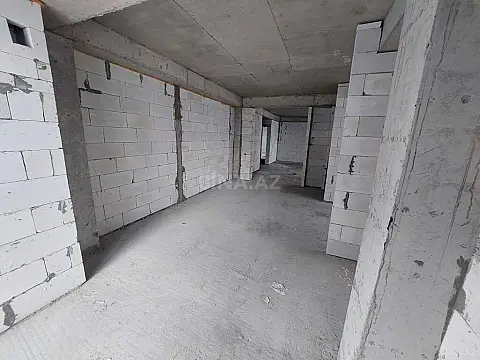 Satılır 4 otaqlı mənzil 303 m²