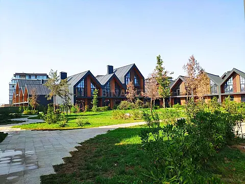 Satılır 2 otaqlı mənzil 98 m²