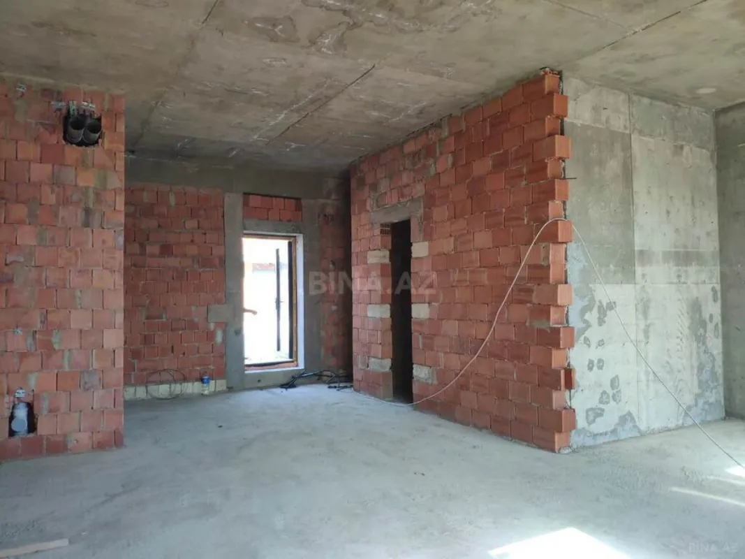 Satılır 2 otaqlı mənzil 98 m²