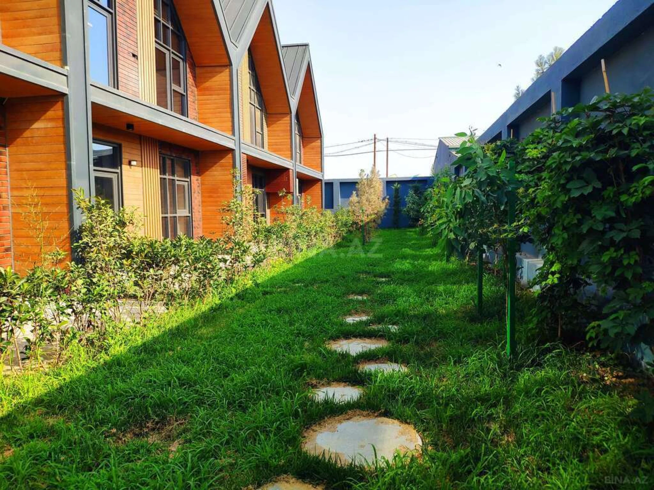 Satılır 2 otaqlı mənzil 98 m²