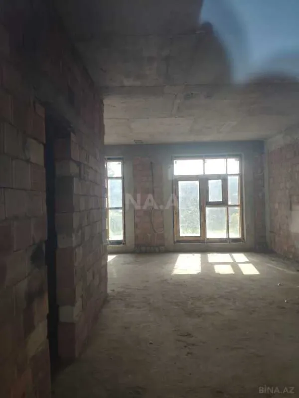 Satılır 2 otaqlı mənzil 98 m²