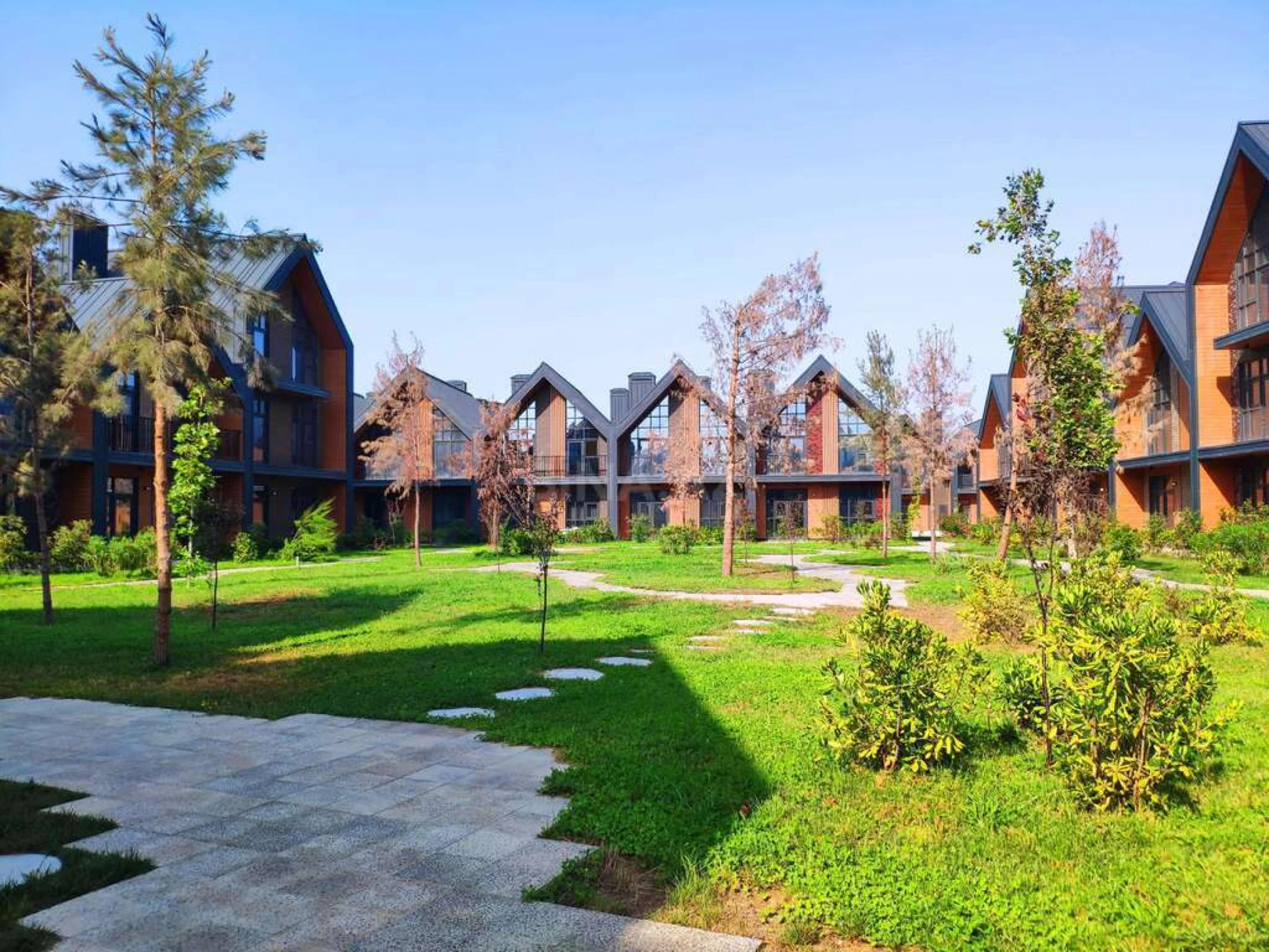 Satılır 2 otaqlı mənzil 98 m²