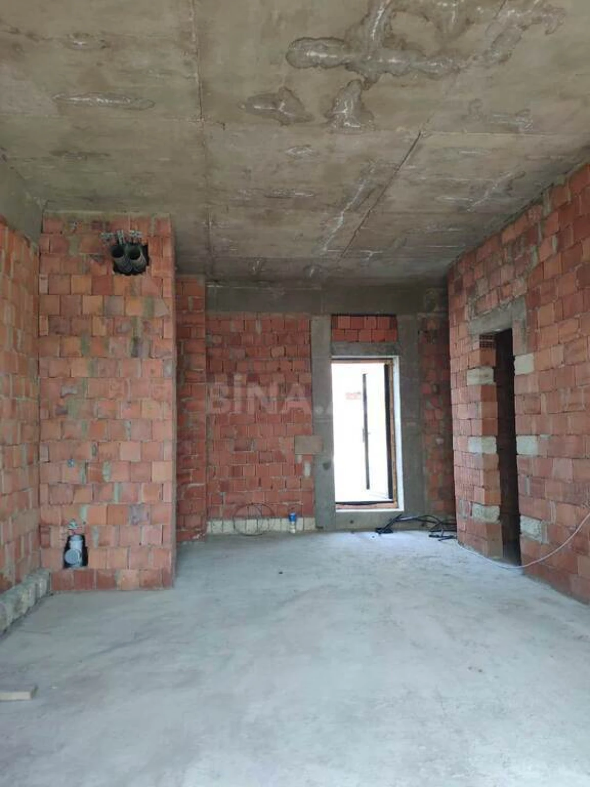 Satılır 2 otaqlı mənzil 98 m²