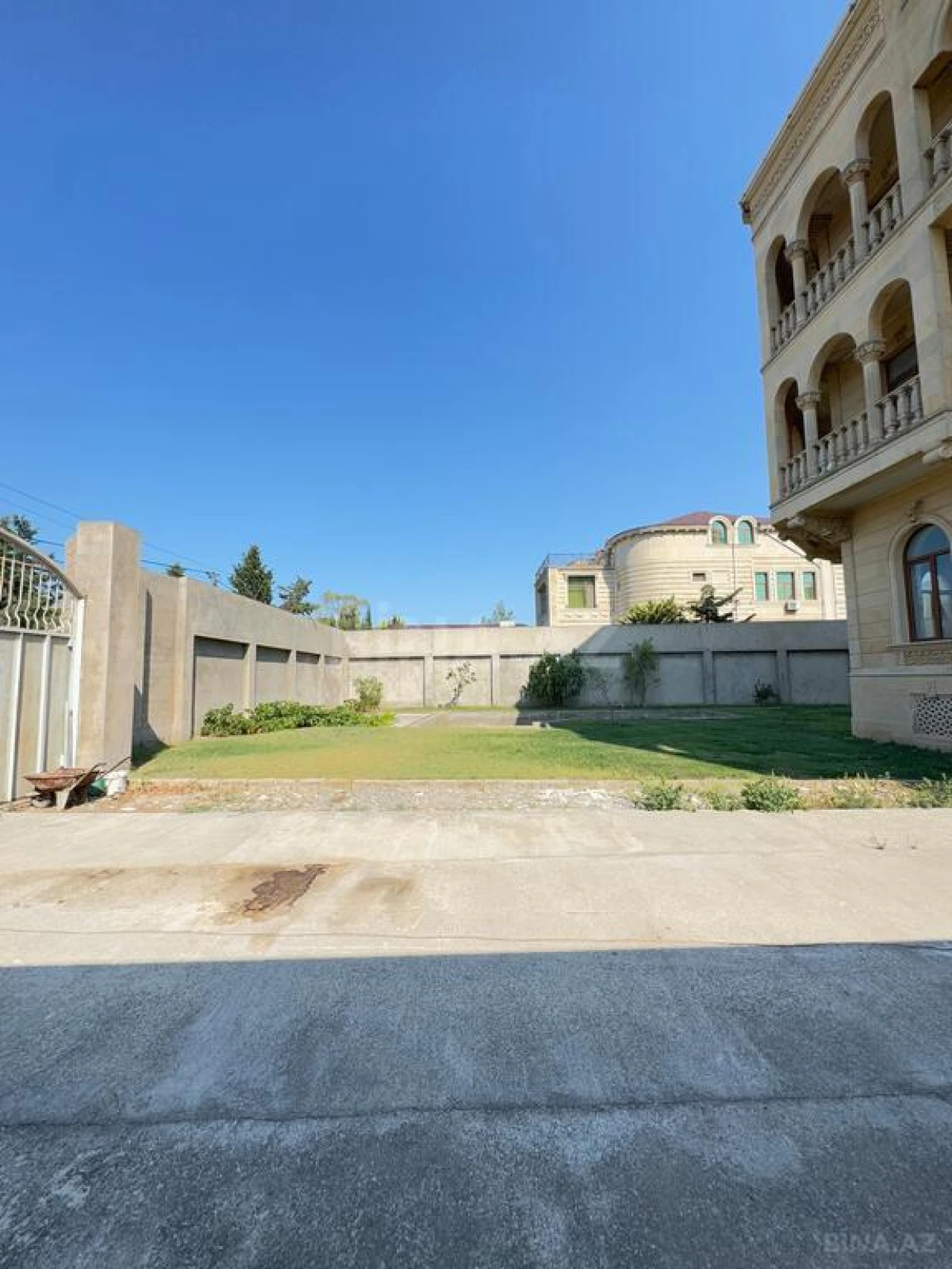 Satılır həyət evi 1400 m²