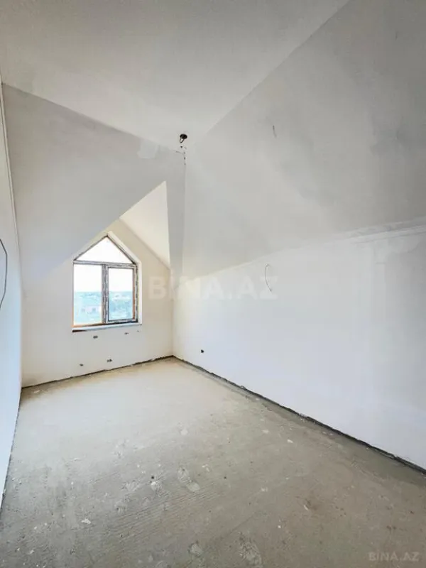 Satılır həyət evi 1400 m²