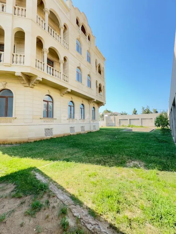 Satılır həyət evi 1400 m²