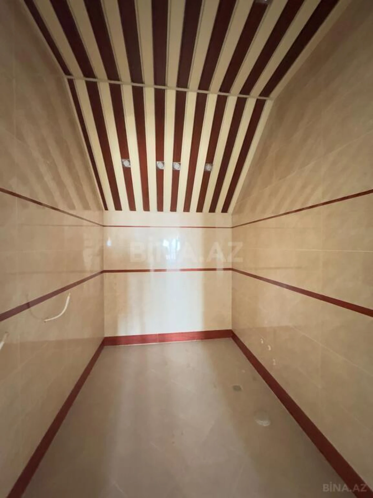 Satılır həyət evi 1400 m²