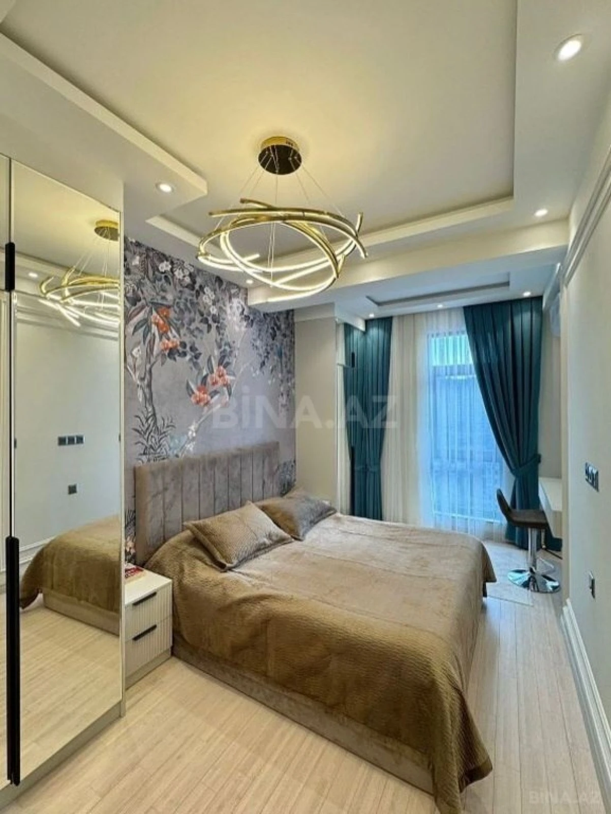 Satılır 3 otaqlı mənzil 126 m²