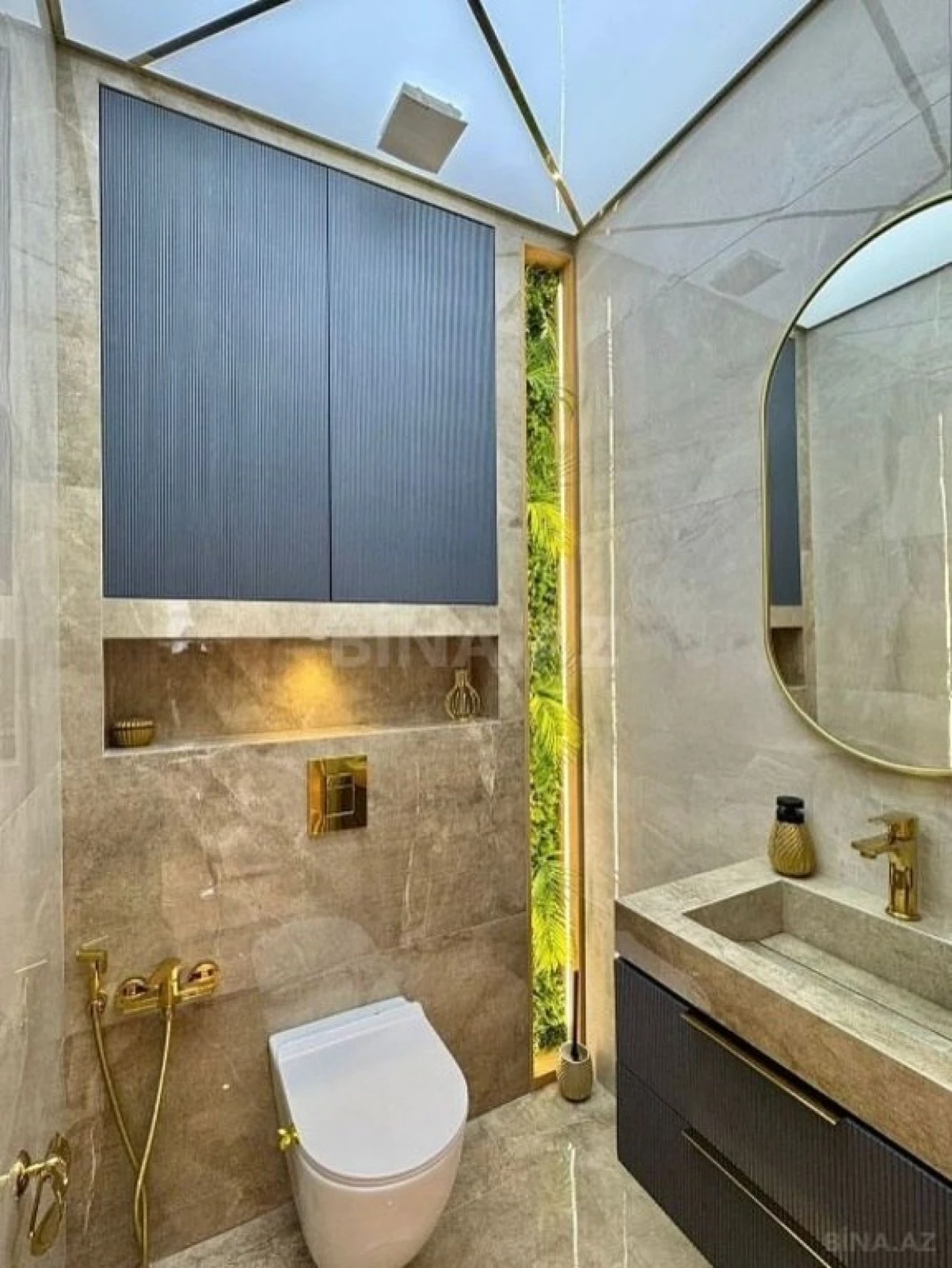 Satılır 3 otaqlı mənzil 126 m²