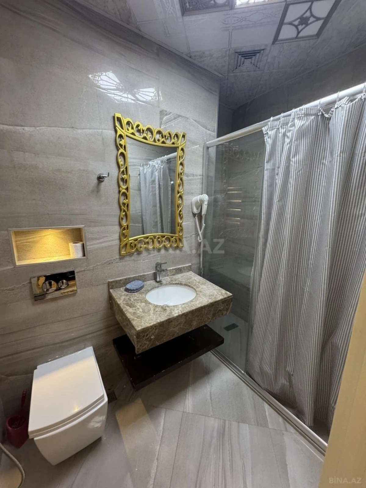 Kirayə verilir 4 otaqlı mənzil 181 m²