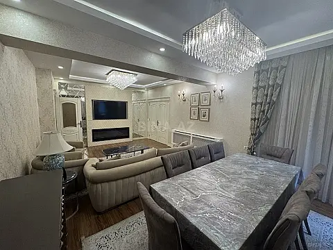 Kirayə verilir 4 otaqlı mənzil 181 m²