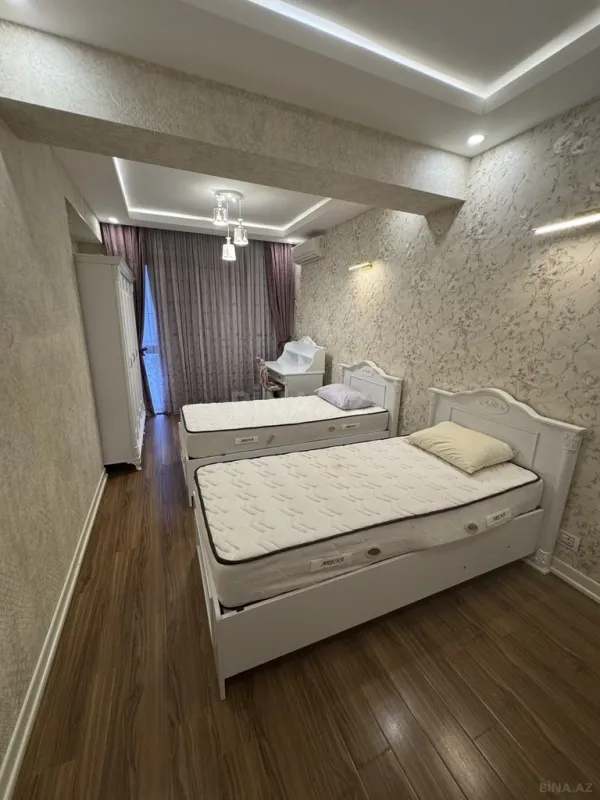 Kirayə verilir 4 otaqlı mənzil 181 m²