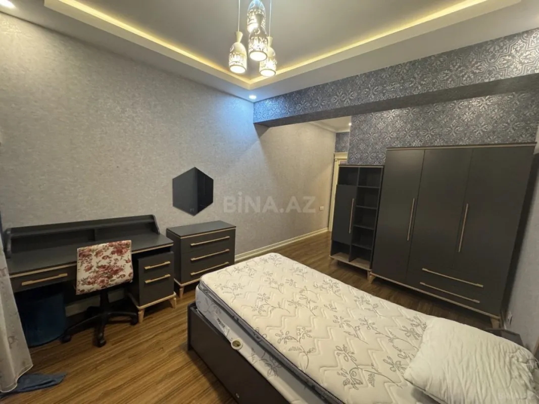 Kirayə verilir 4 otaqlı mənzil 181 m²