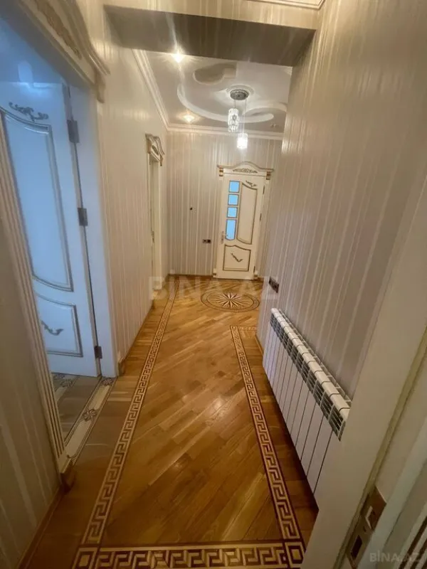 Satılır 3 otaqlı mənzil 125 m²
