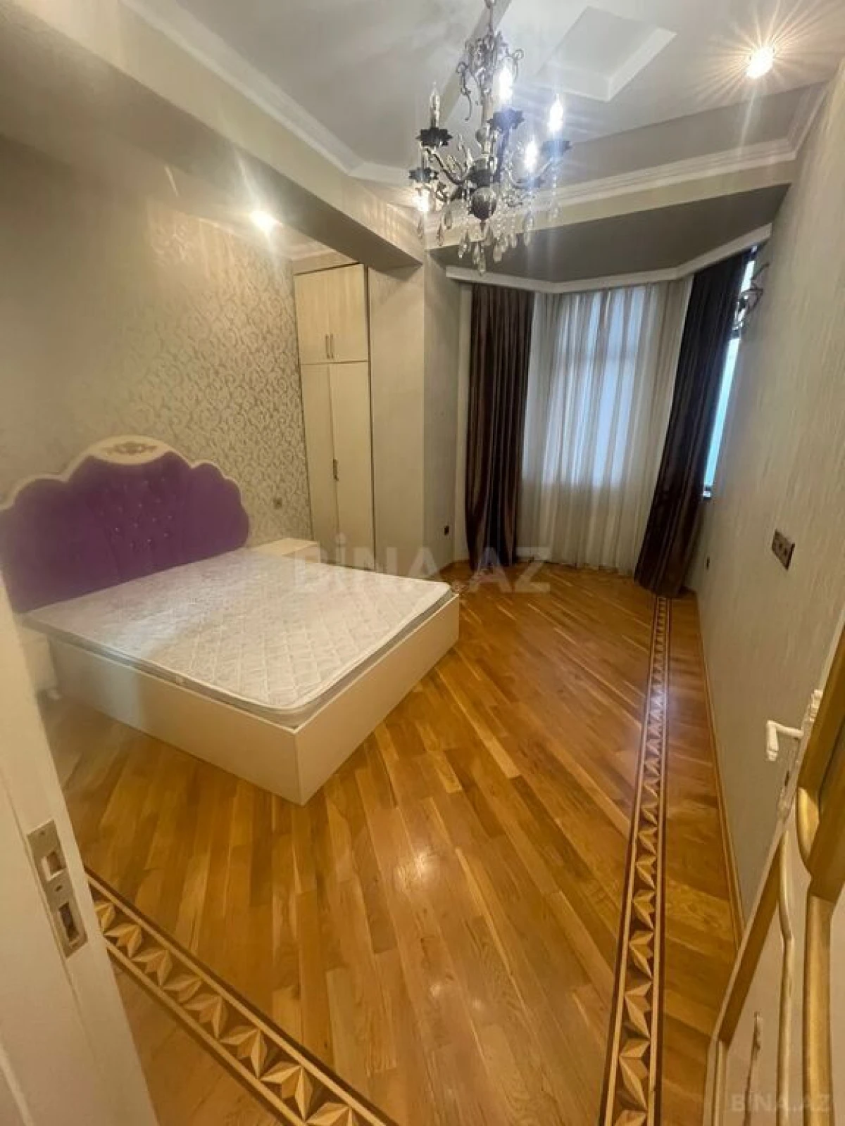 Satılır 3 otaqlı mənzil 125 m²