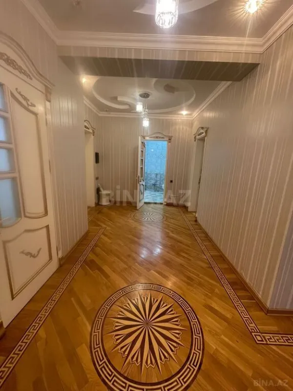 Satılır 3 otaqlı mənzil 125 m²