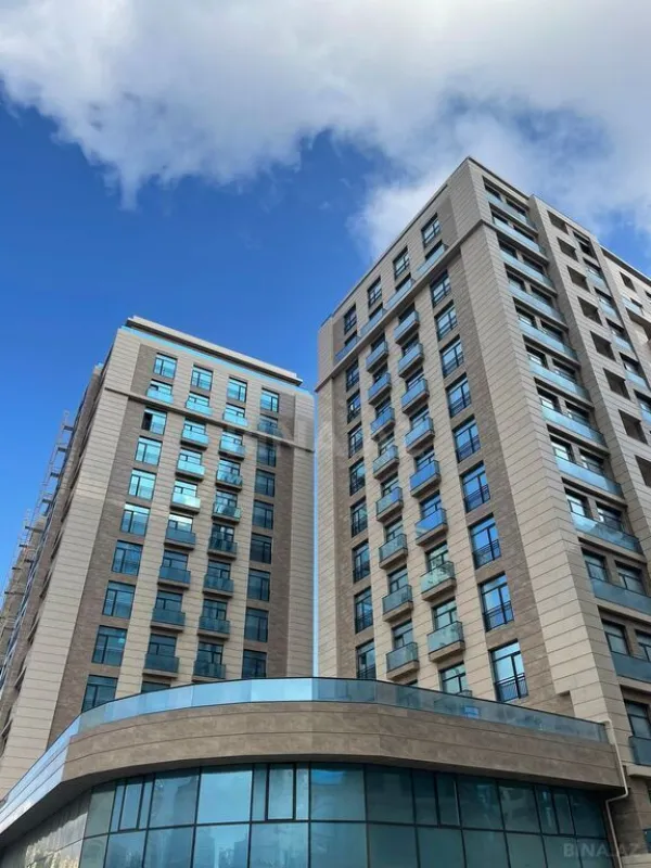 Satılır 3 otaqlı mənzil 119 m²