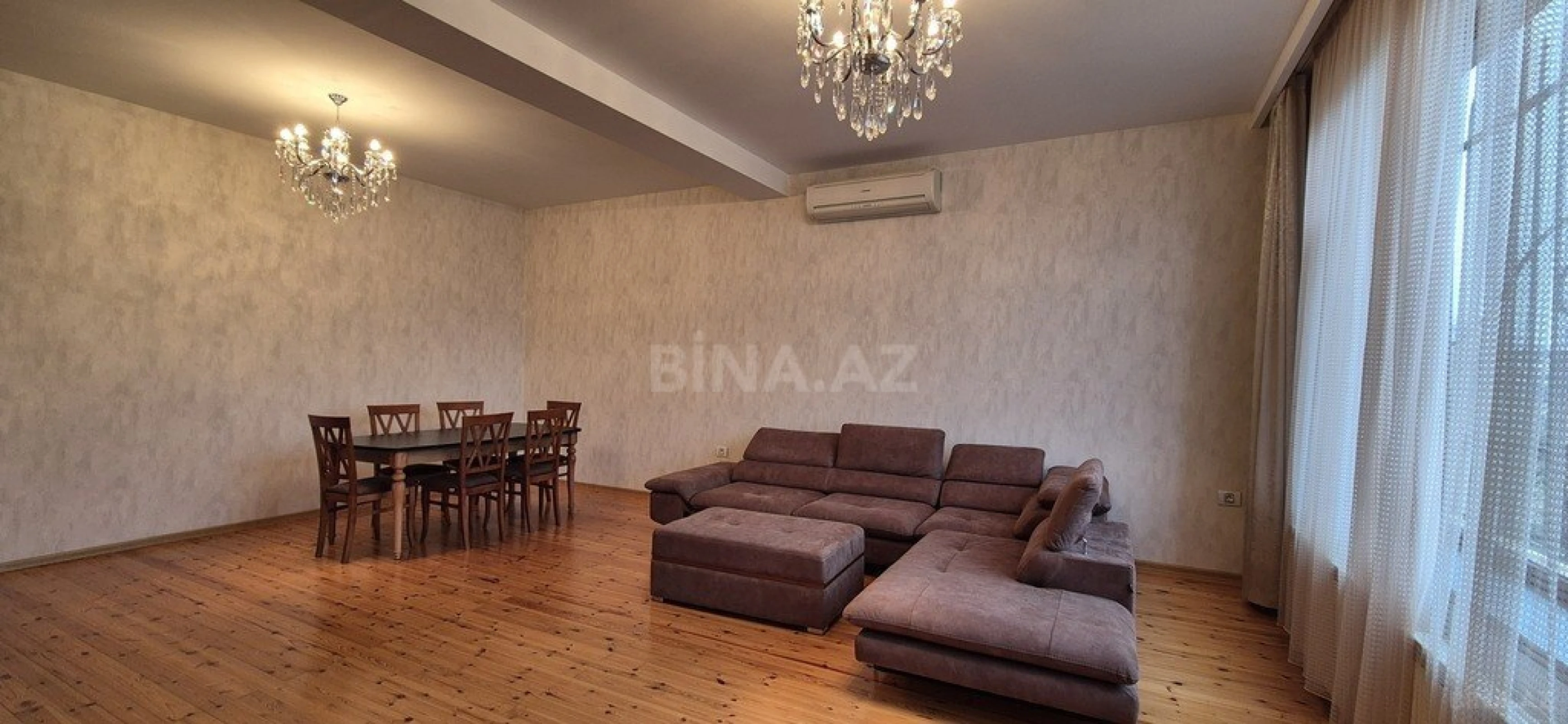 Satılır 8 otaqlı həyət evi 250 m²