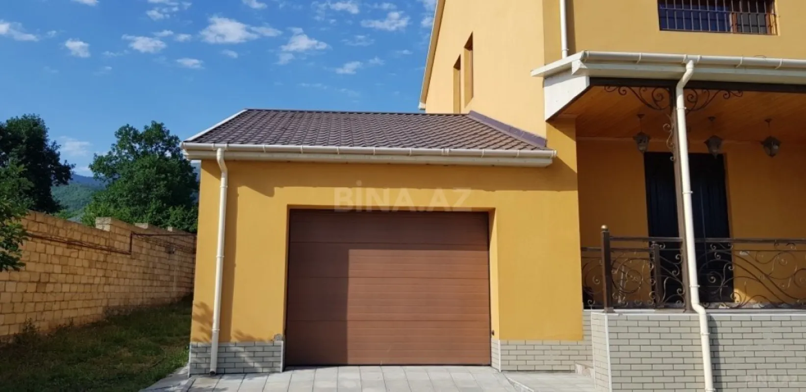 Satılır 8 otaqlı həyət evi 250 m²