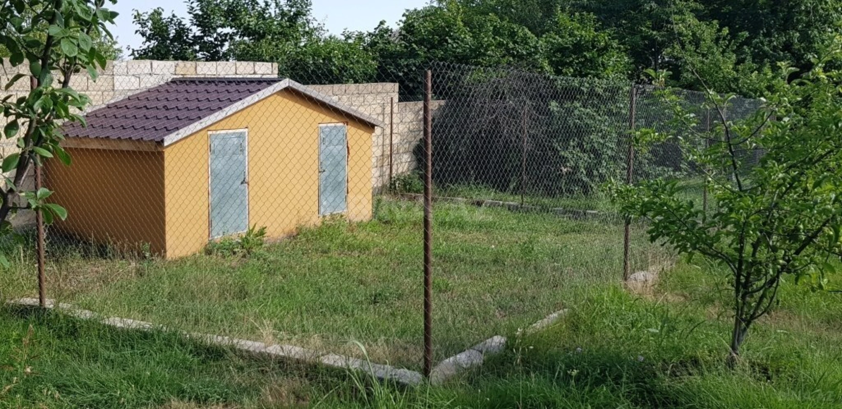 Satılır 8 otaqlı həyət evi 250 m²