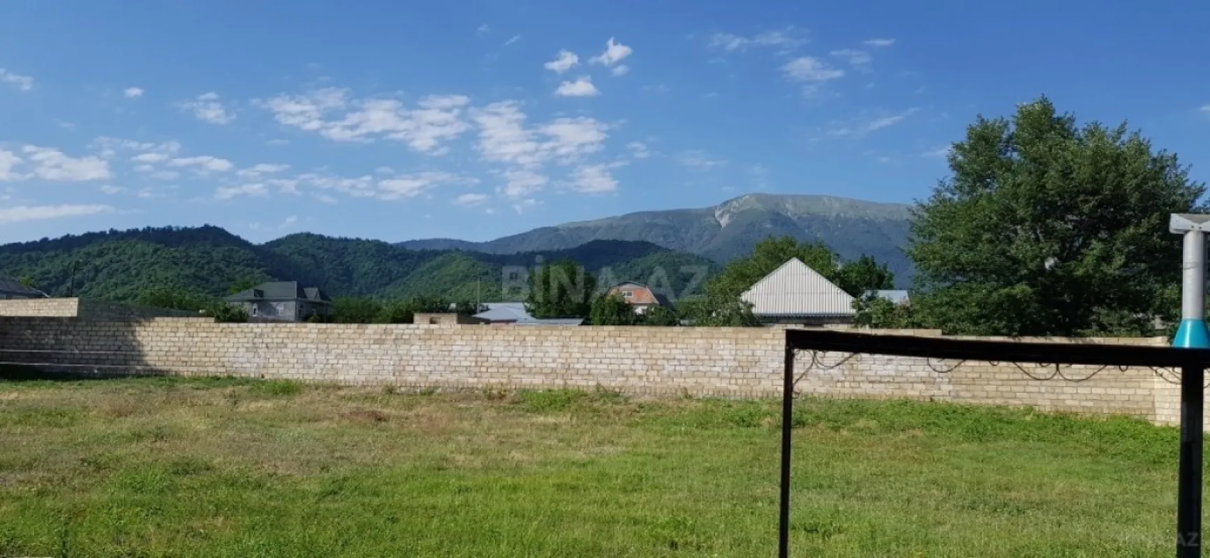 Satılır 8 otaqlı həyət evi 250 m²