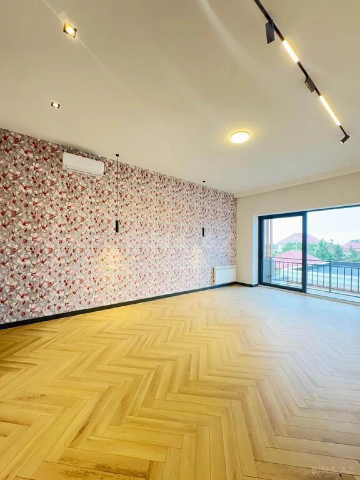 Satılır 7 otaqlı həyət evi 400 m²