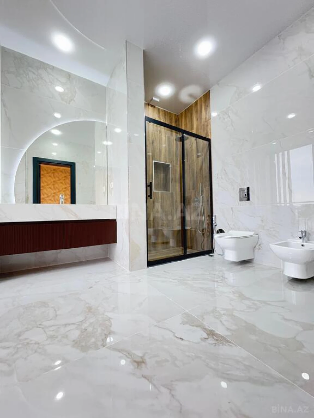 Satılır 7 otaqlı həyət evi 400 m²