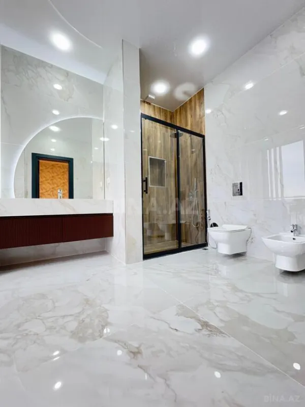 Satılır 7 otaqlı həyət evi 400 m²