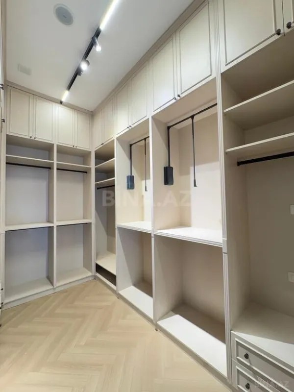 Satılır 7 otaqlı həyət evi 400 m²