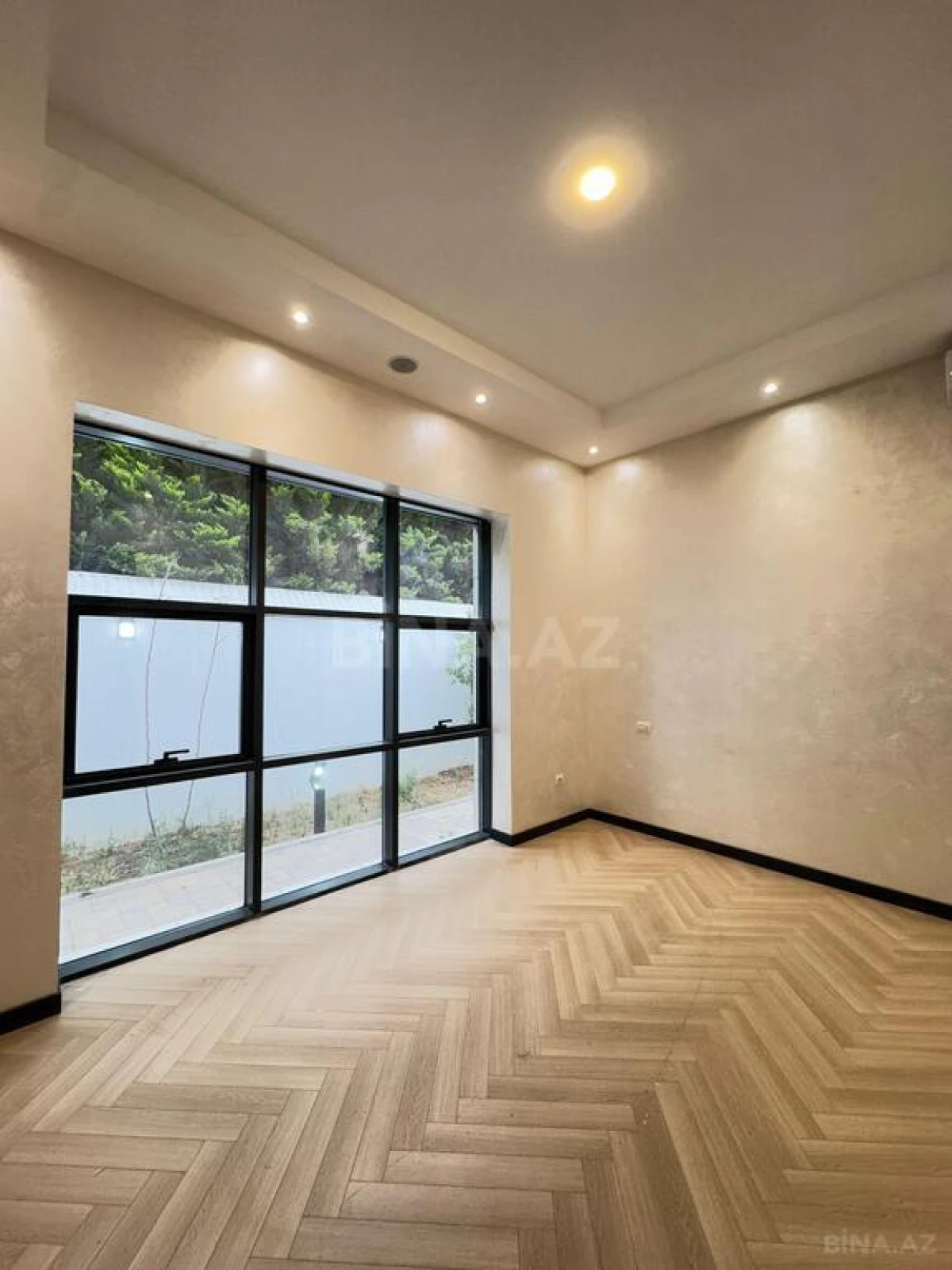 Satılır 7 otaqlı həyət evi 400 m²