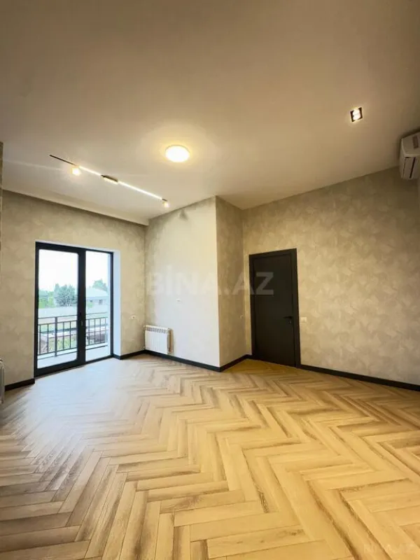Satılır 7 otaqlı həyət evi 400 m²