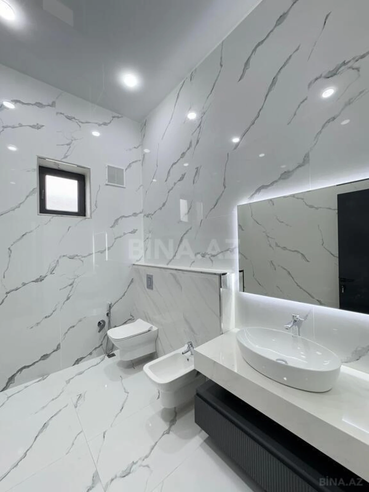 Satılır 7 otaqlı həyət evi 400 m²