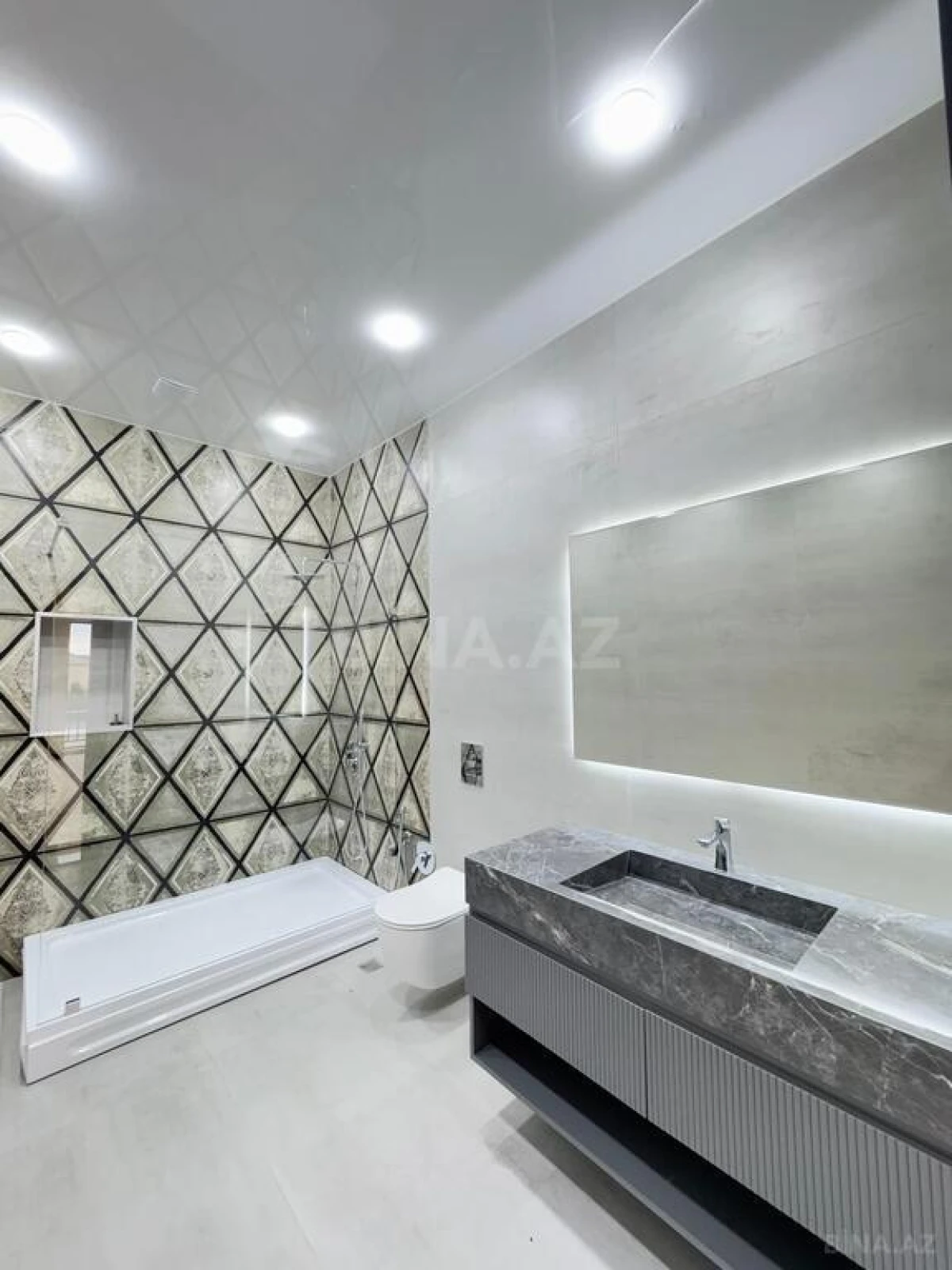 Satılır 7 otaqlı həyət evi 400 m²