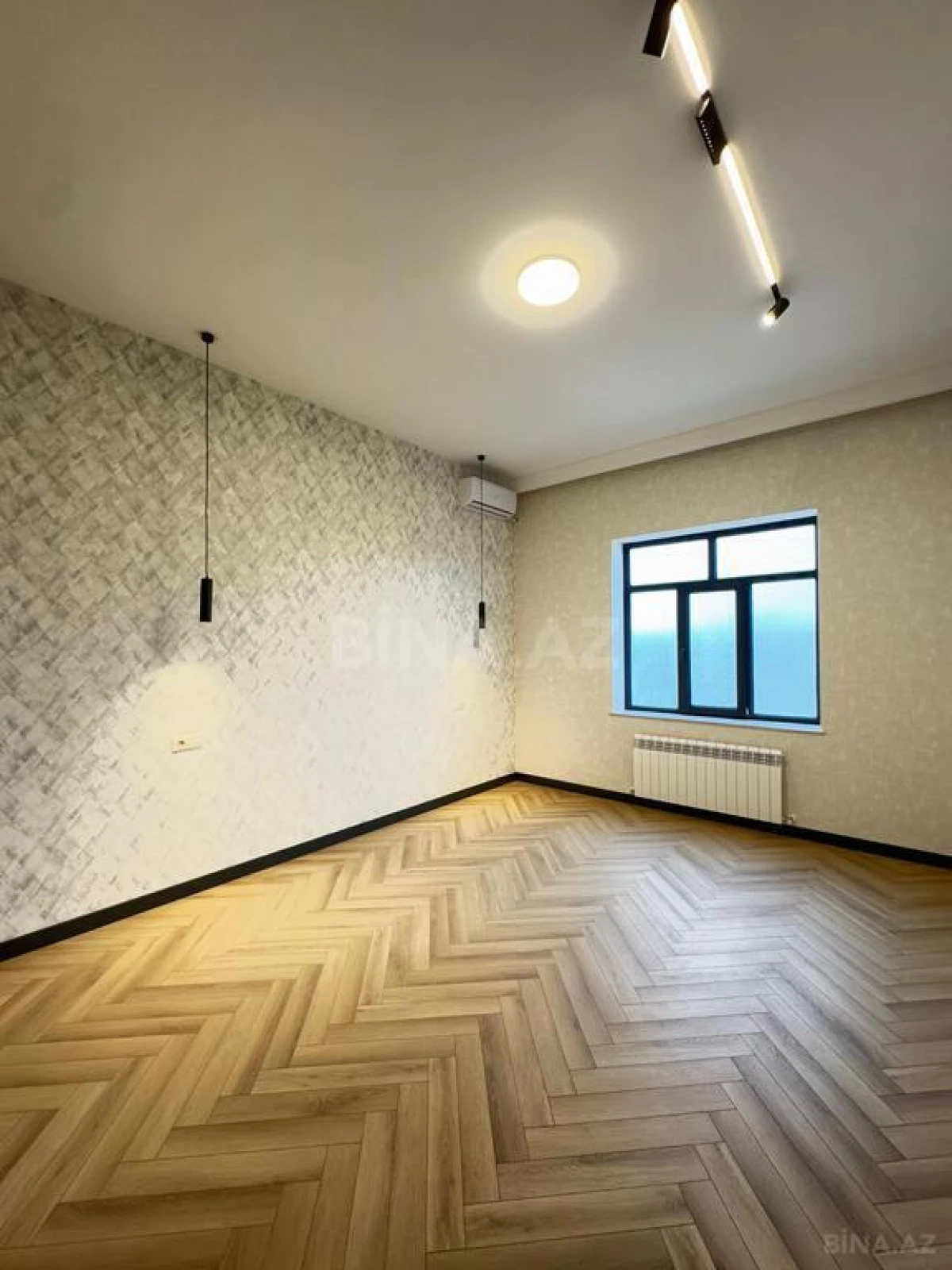 Satılır 7 otaqlı həyət evi 400 m²