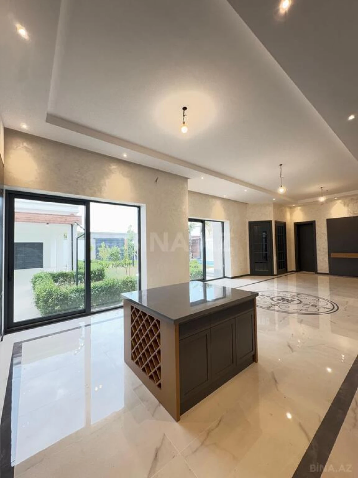 Satılır 7 otaqlı həyət evi 400 m²